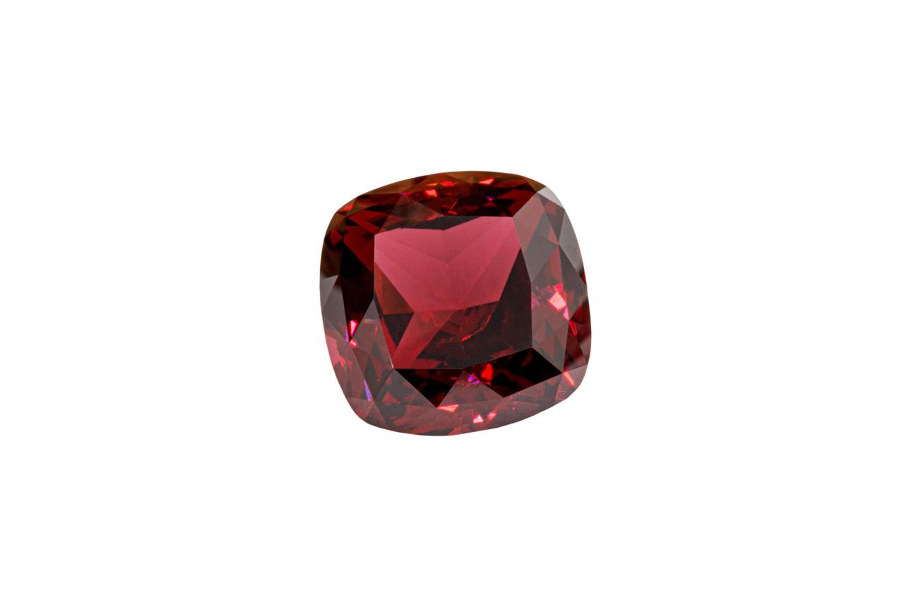 January birthstone garnet