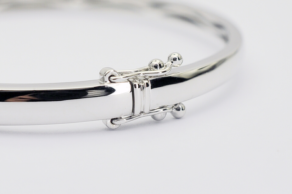Minimalist ring design example