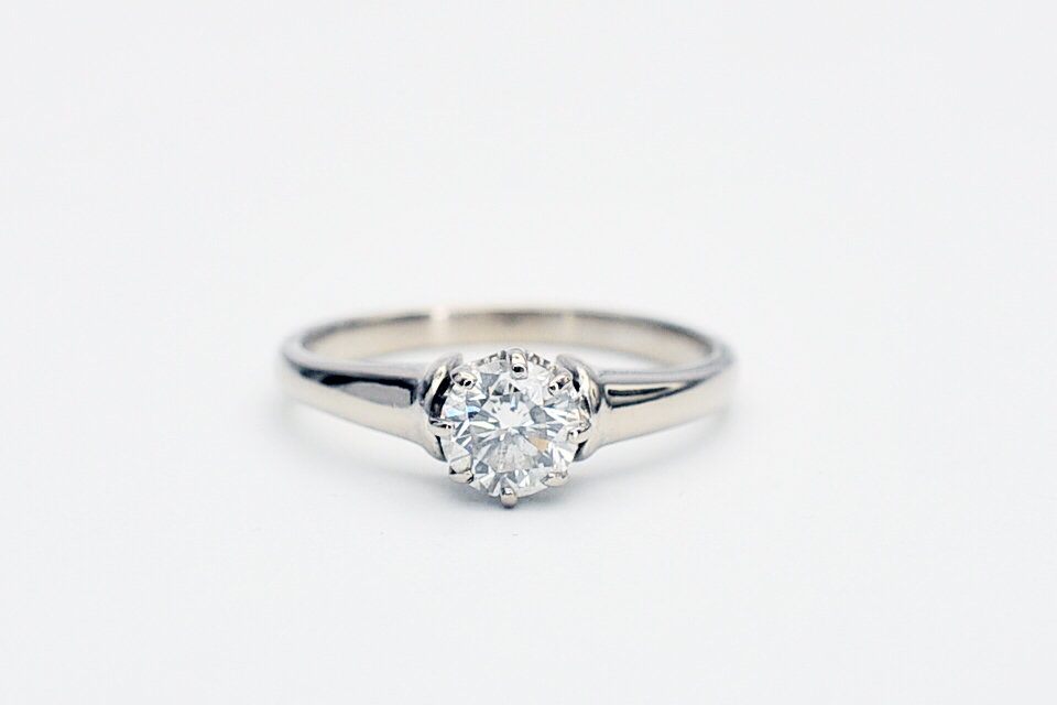 Simple solitaire platinum engagement ring